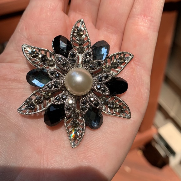 Premier Designs Broach, can also be worn as a necklace - Picture 9 of 12